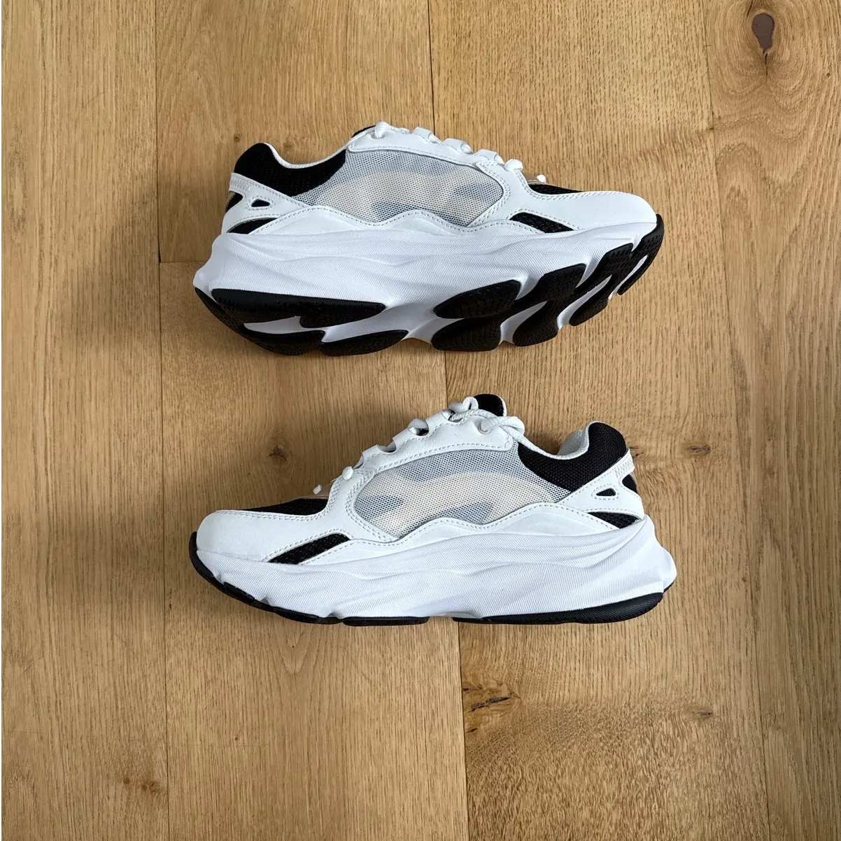 Ryka Walking Sneakers Rezorb Max Classic Size US6 White Black Brown - Image 4