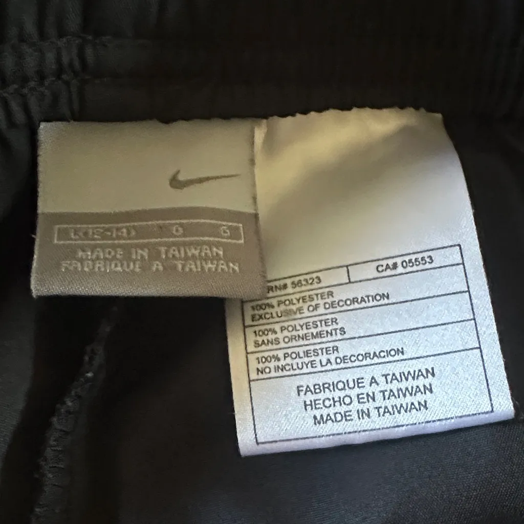 Nike women’s ankle activewear windbreaker pants size large - Image 3