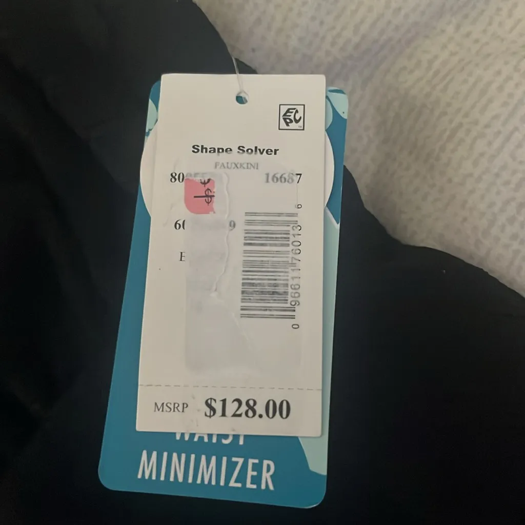 ShapeSolver by Penbrooke NWT One Piece Swimsuit Black Size 8 - Image 5