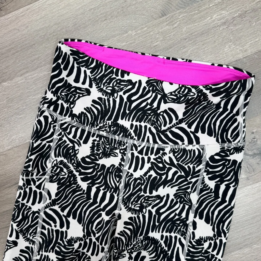 Lilly Pulitzer Lexletic Weekender Crop Midi Leggings Zebras Print XS - Image 4