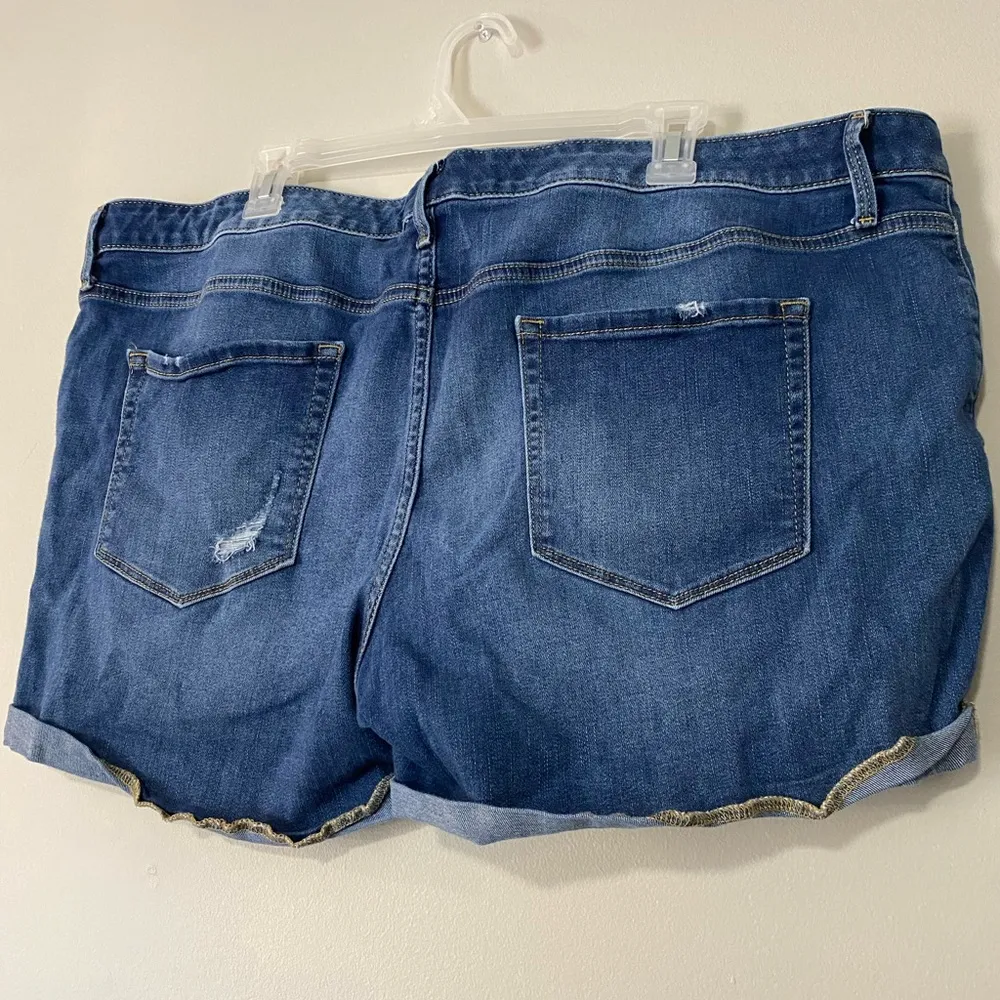 Ava & Viv Distressed Denim Shorts - Image 7