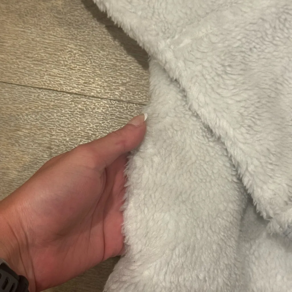 Sundance Haven Sherpa Fleece Embroidered Pullover Top - Image 2