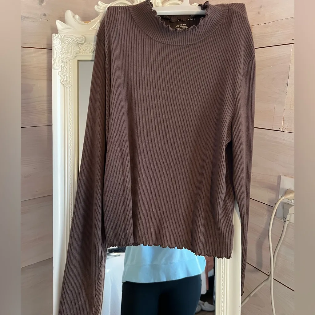 American Eagle Outfitters Tan Long Sleeve Crop Top - Image 2
