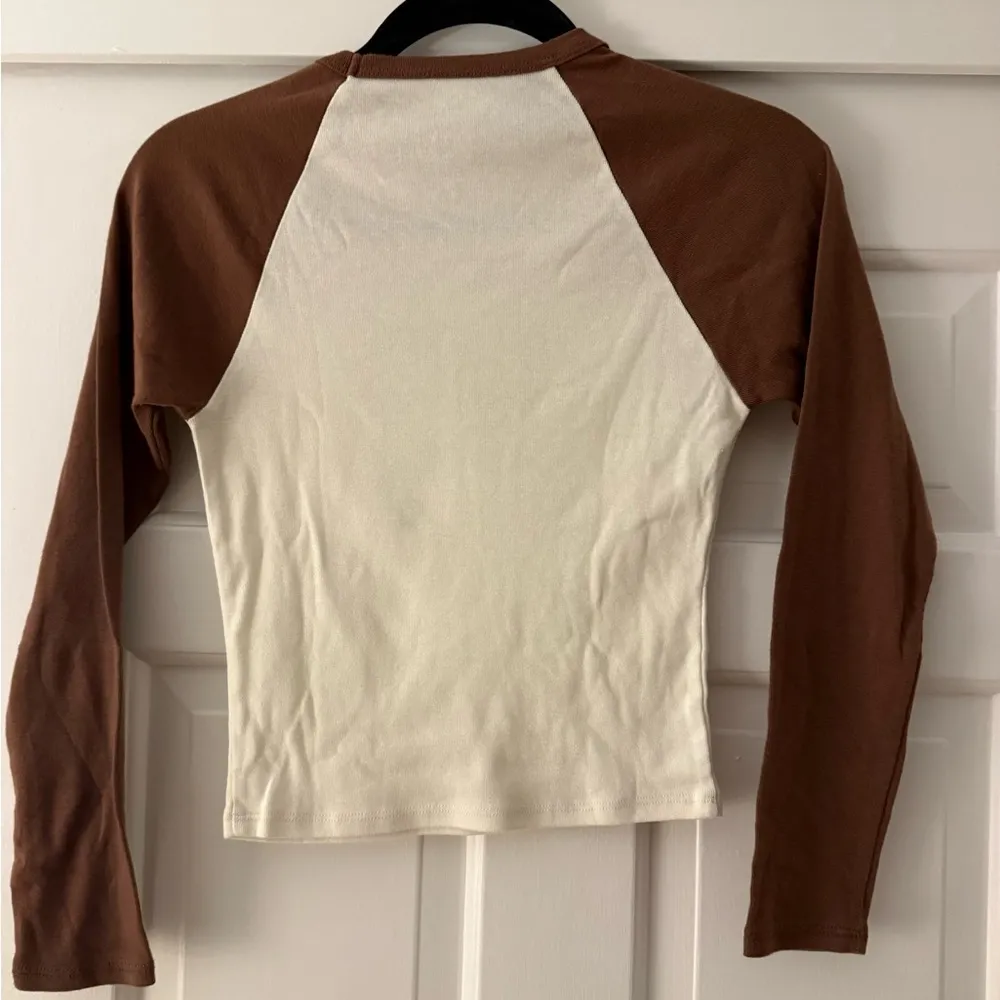 Full Tilt Brown and Cream Nashville Graphic Baby Tee - Image 4