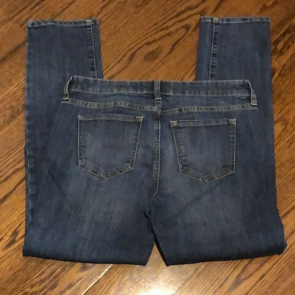 GAP Women’s Medium Wash REAL STRAIGHT Denim Low Rise Jeans Sz 10 - Image 2