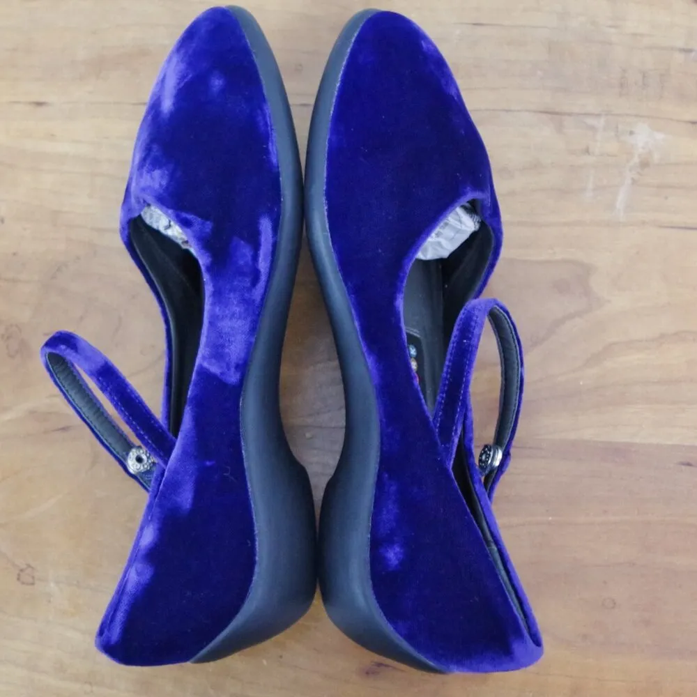 Vintage  Purple Velour mary Jane Flats Size 8M - Image 6