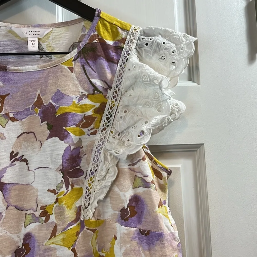 Lauren Conrad Floral Watercolor Eyelet Flutter Sleeve - Size 0X - Image 2