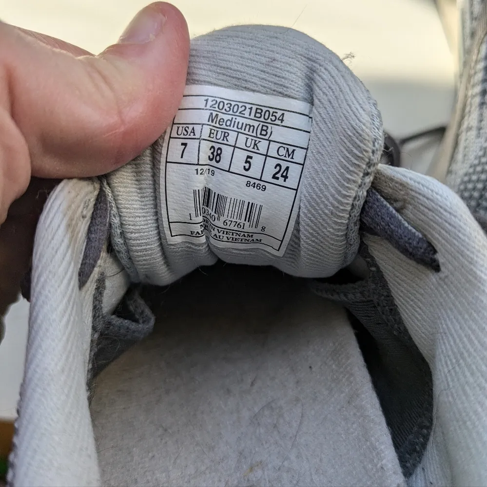 Brooks  Revel 3 Running Sneakers Gray 7 - Image 10