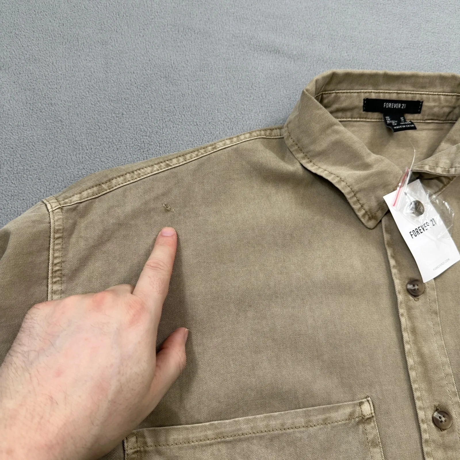 NWT Forever 21 Shirt Womens M Khaki Woven Button Up Chest Pockets Long Sleeve - Image 6