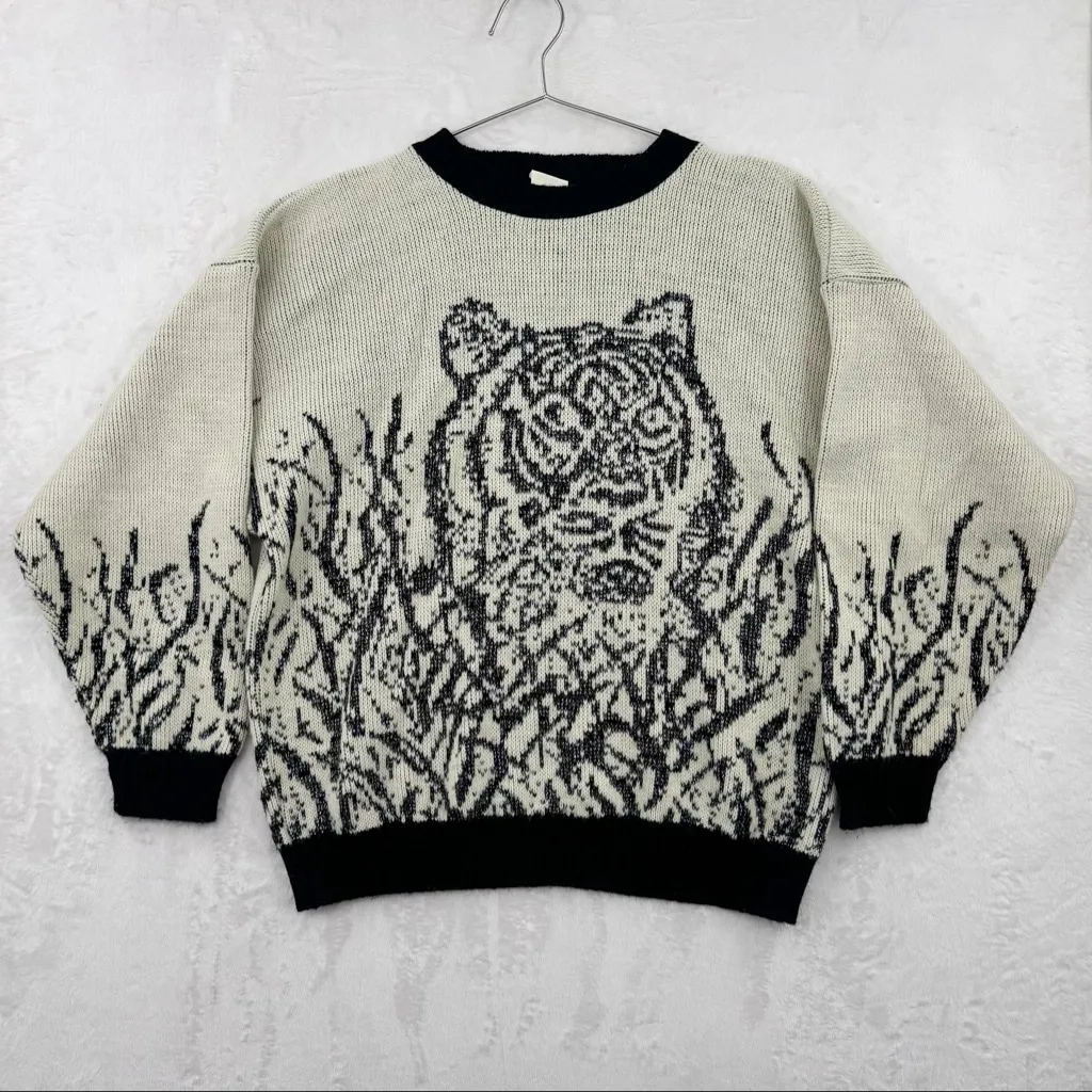 Vintage 80s Tiger Sweater Novelty Big Cats Black Cream Mobwife Made in the USA Size L - Image 3