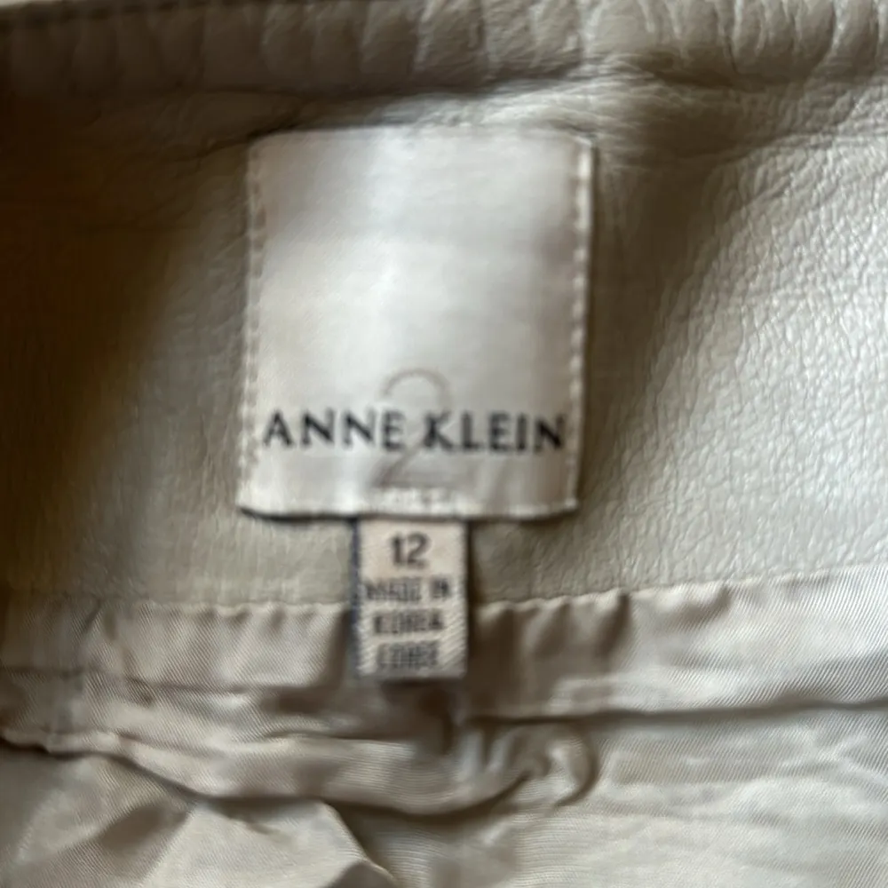 Anne Klein genuine leather lined skirt size 12 flattering straight skirt - Image 6