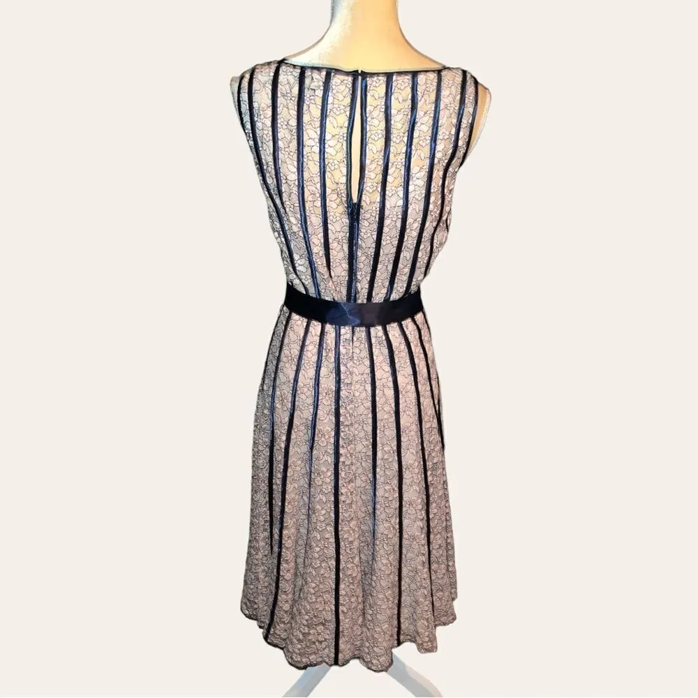 SLNY gorgeous champagne lace sheer overlay nude lining w/ navy blue sati… - Image 11