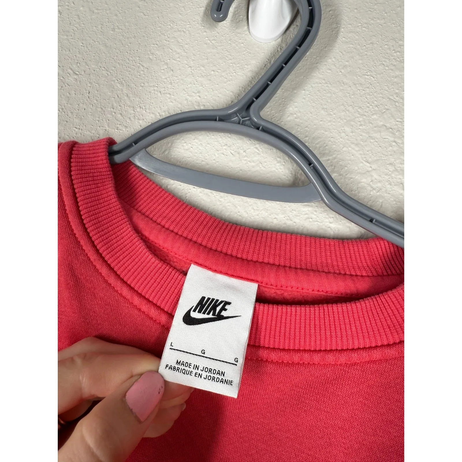 Nike Pink Cropped Sweatshirt Womens Sz L Gym Cozy Workout Athleisure Athletic - Image 5