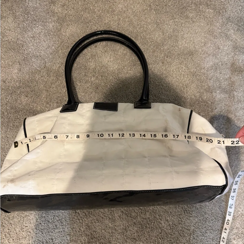 Givenchy Parfums White Nylon Top Quilted Handle Bag Weekender tote - Image 8