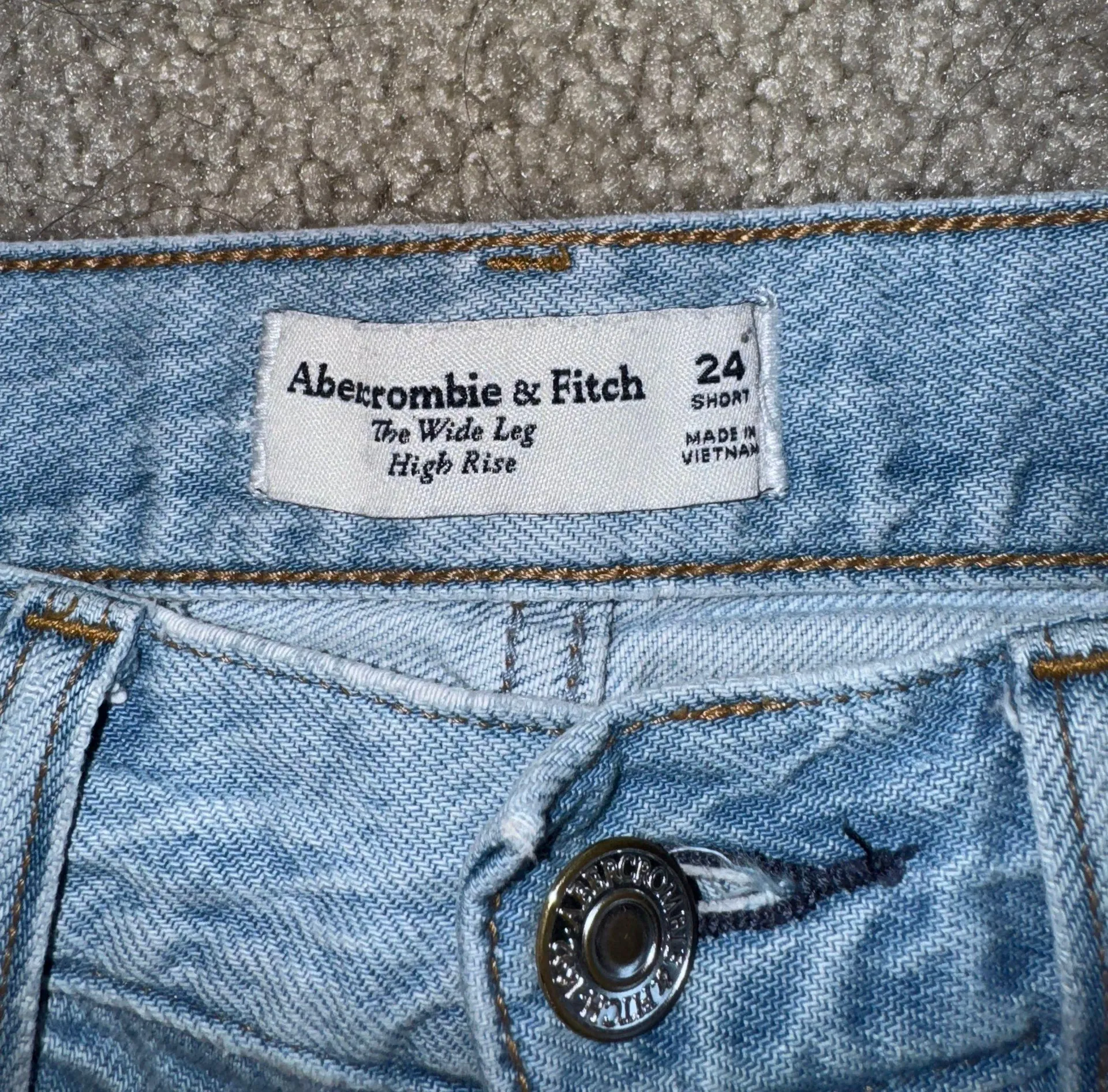 Highrise Wide Leg Jeans - Image 4