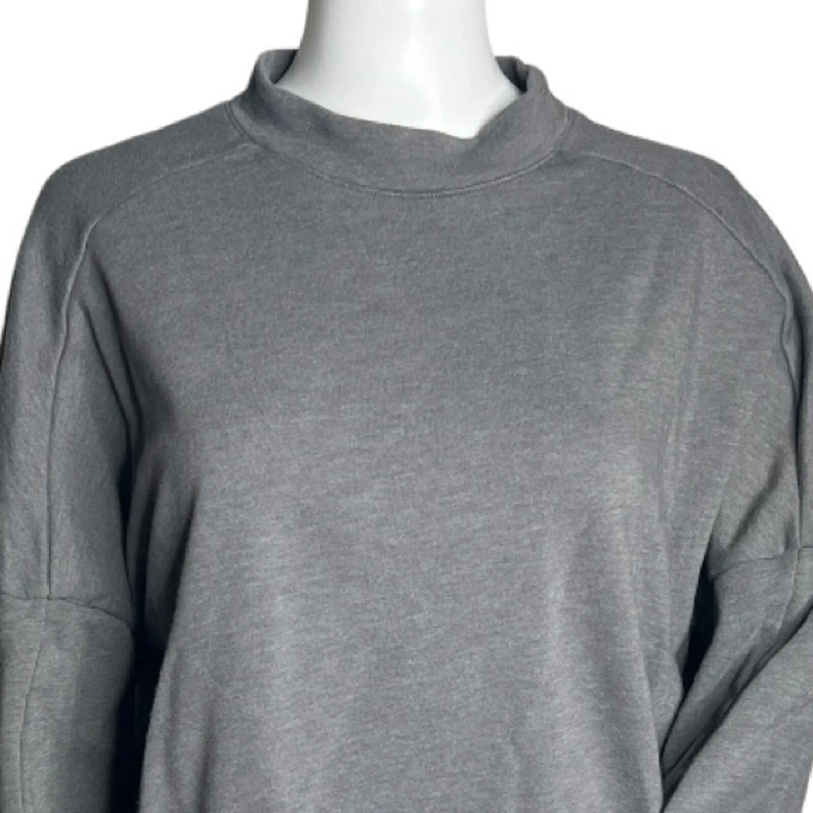 Fabletics Shirt Womens Large Gray Cropped Minimal Neutral Gym Lounge‎ Athleisure - Image 4