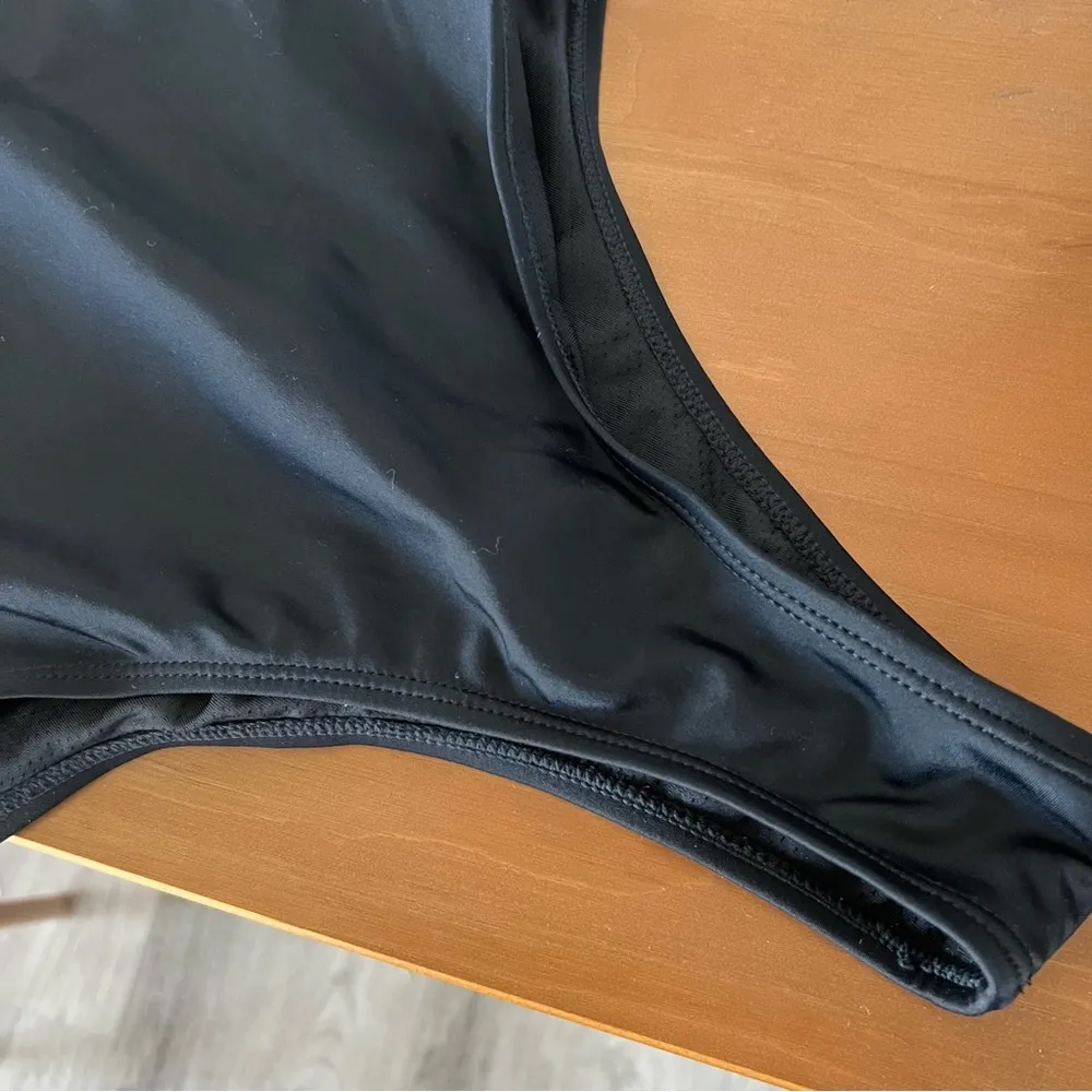 CRISSCROSS BACK BLACK ONE PIECE SWIMSUIT - Image 3