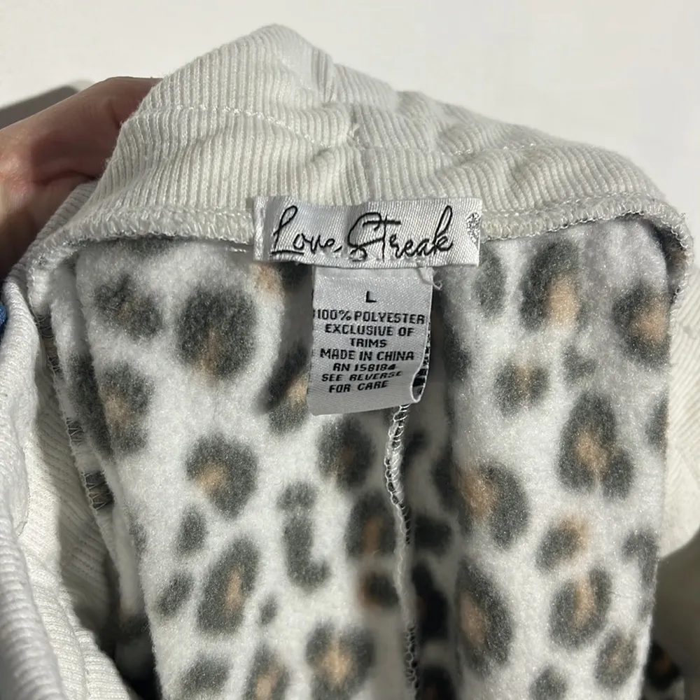Love Streak White Leopard Print Fleece Ribbed Detail Jogger Pants Size Large - Image 8