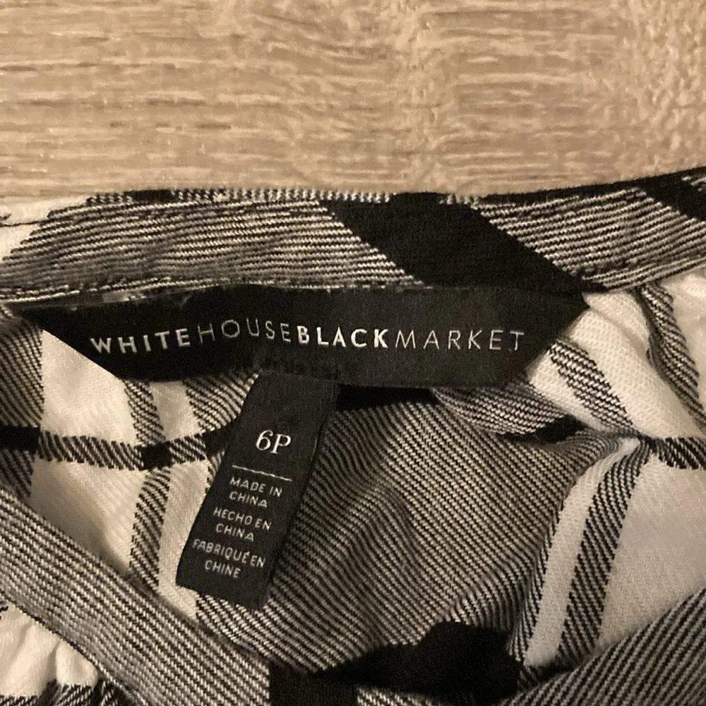 White House black market black and white checkered top size 6P - Image 3