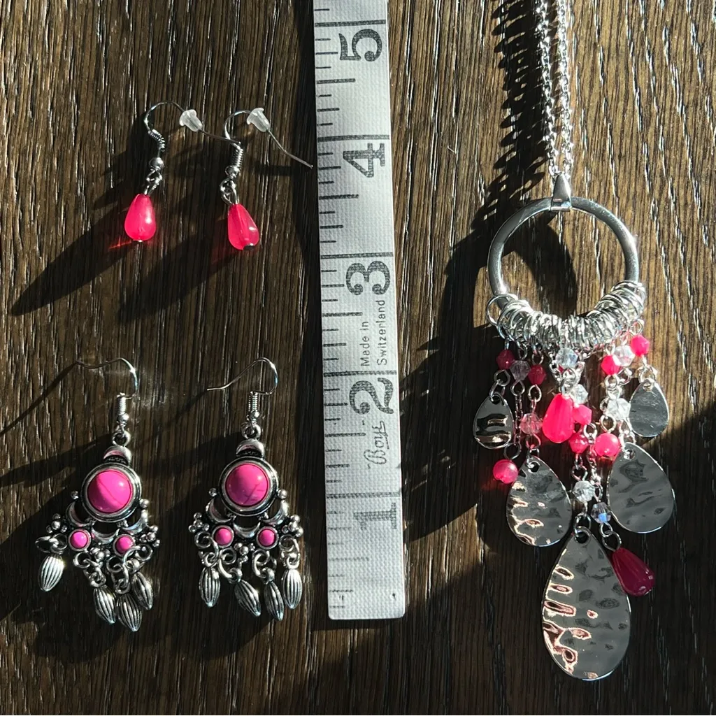 Y2K Necklace and Earrings Set, Silver tone and hot pink stones - Image 7