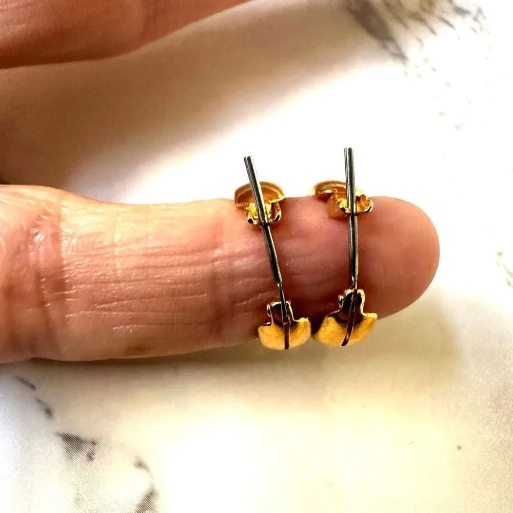 Liz Claiborne gold tone small hoop earrings - Image 7