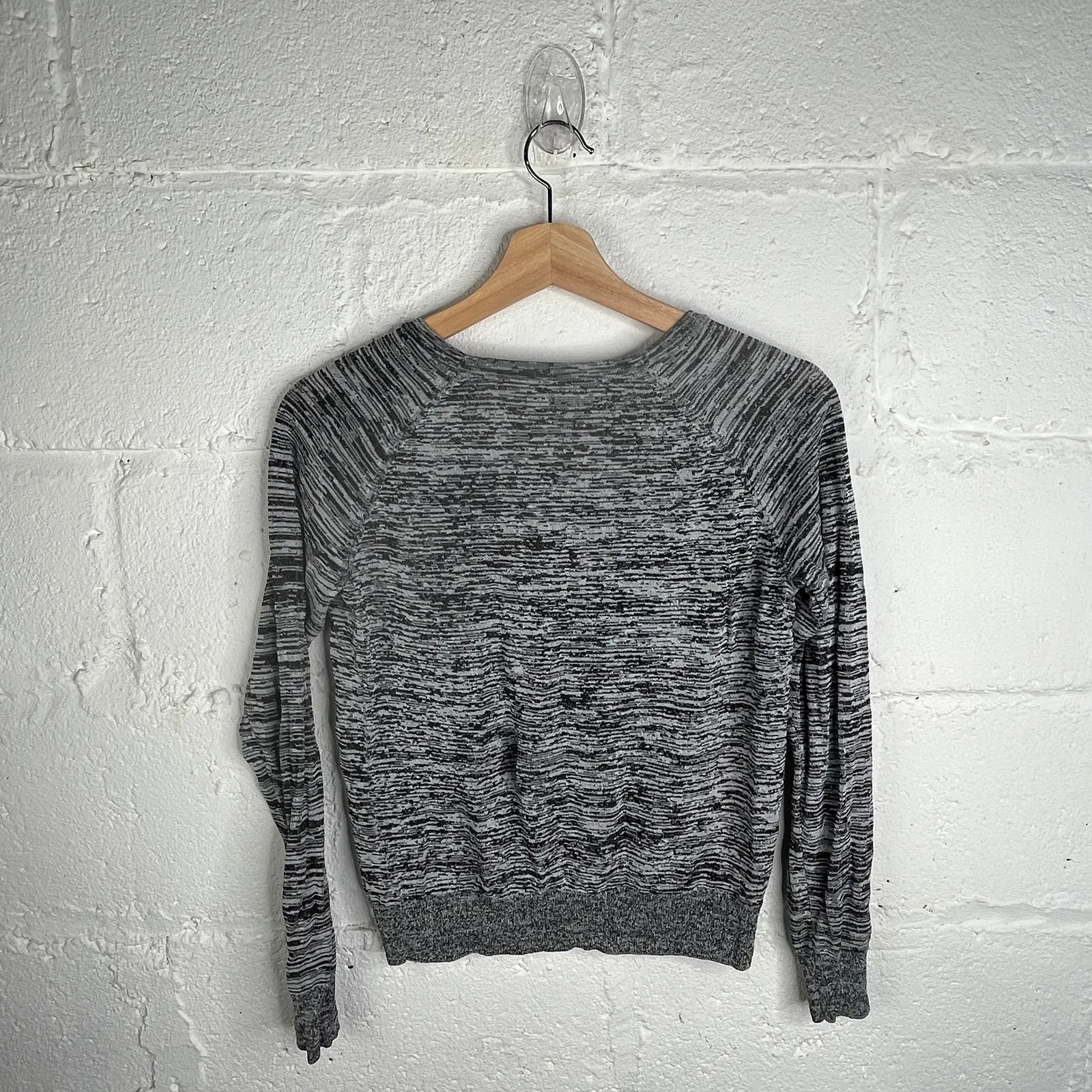 Aritzia Babaton Women's Space Dye Raglan Long Sleeve Sweater Black Gray XS - Image 5