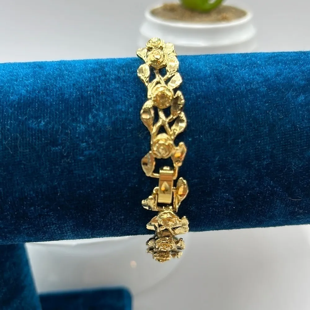 Vintage Gold Tone Textured Flower Bracelet Shiny Brutalist Design Gold Tone - Image 2