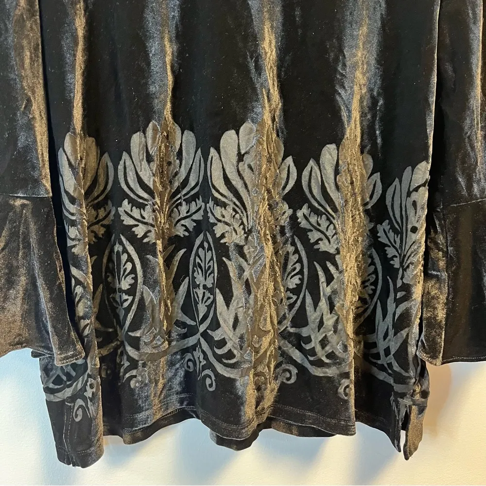 The Limited Blouse Black Velour Peony Floral Burnout Hem Keyhole Tie Back XL NWT - Image 4