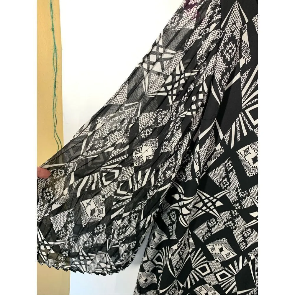 Fire Los Angeles Women's Aztec Wide Pleat Sleeve dress Black White Small NWT - Image 8