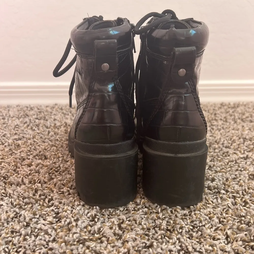 Steve Madden Jdillan Lug Boots Size 5 In Black Faux Leather - Image 5