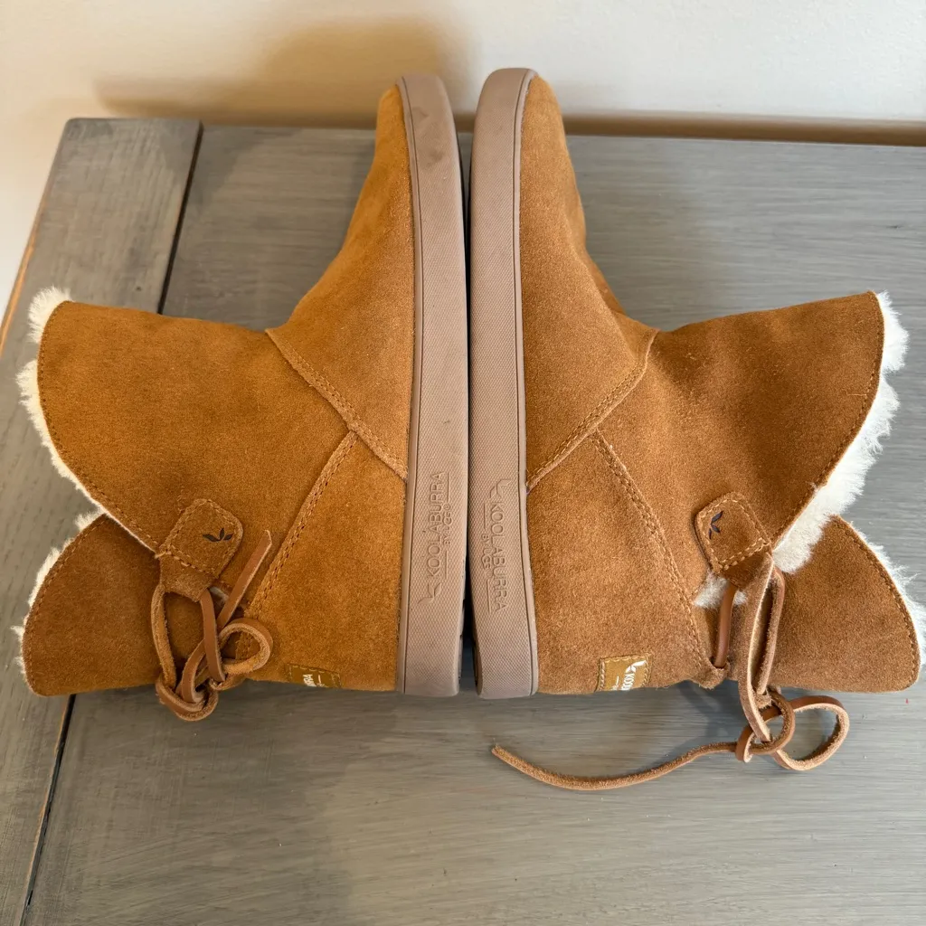 Koolaburra Shazi Mini Chestnut Boots Suede Sheepskin 109362 Women's Shoes‎ Bow 9 Brown - Image 5