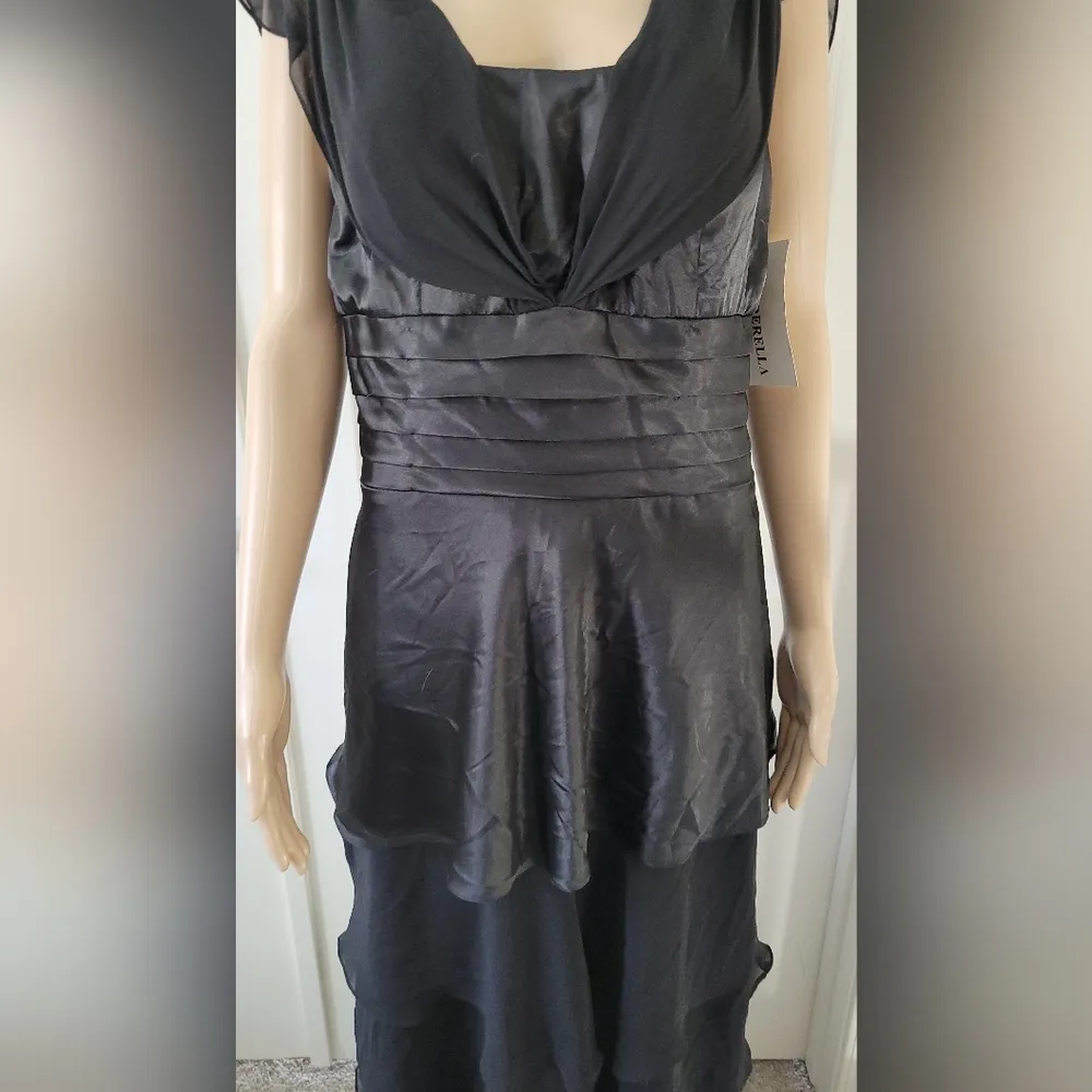 Cinderella Formal Dress Size 14 - Image 12