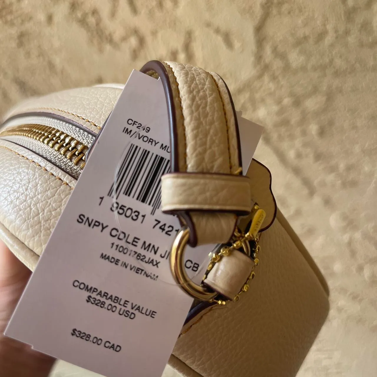 X Peanuts Mini Jamie Camera Bag With Snoopy Cuddle Motif - Image 7