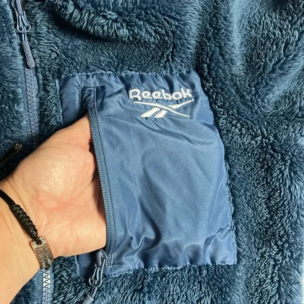 Reebok sherpa hoodie faux fur front pockets comfy small sherpa hoodie zip jacket - Image 6