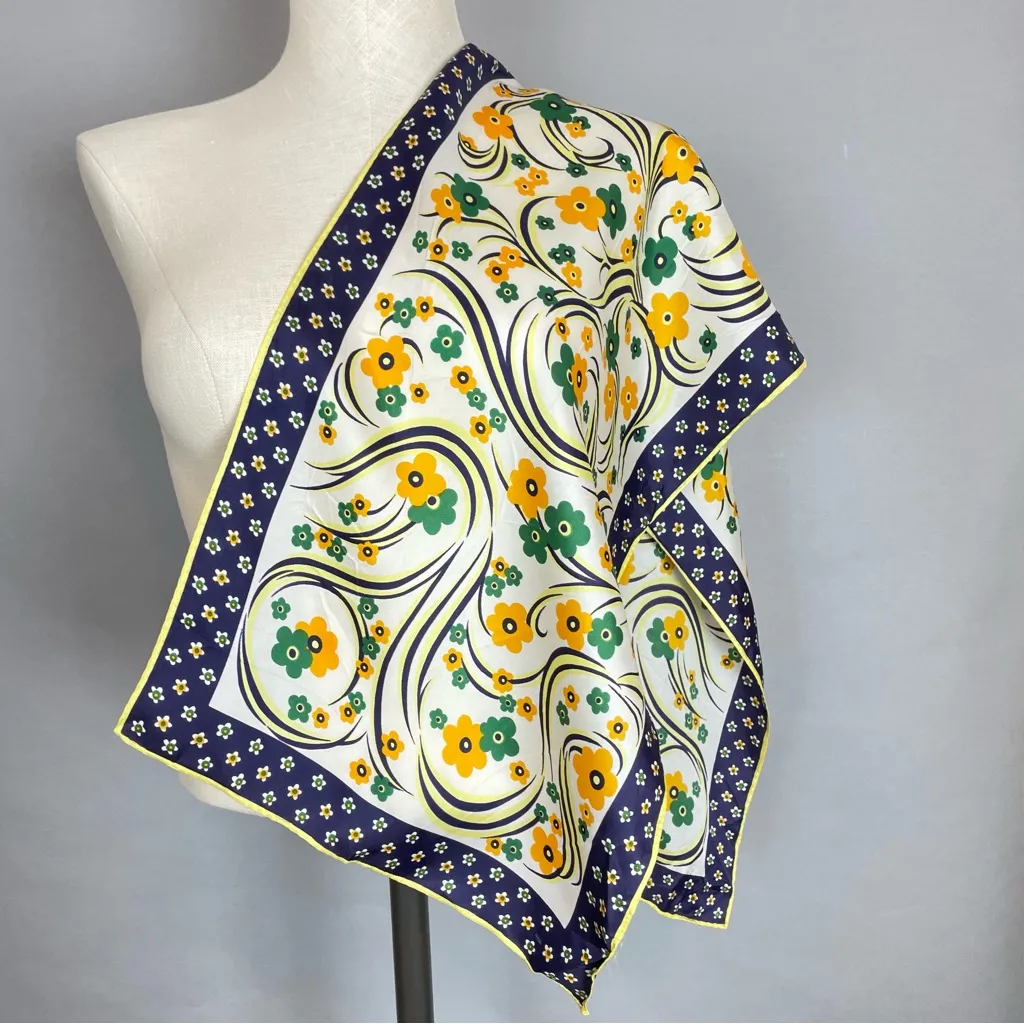 Vintage Floral Scarf 1970s Pattern White Yellow Green Colorful Mod Retro‎ Long - Image 3