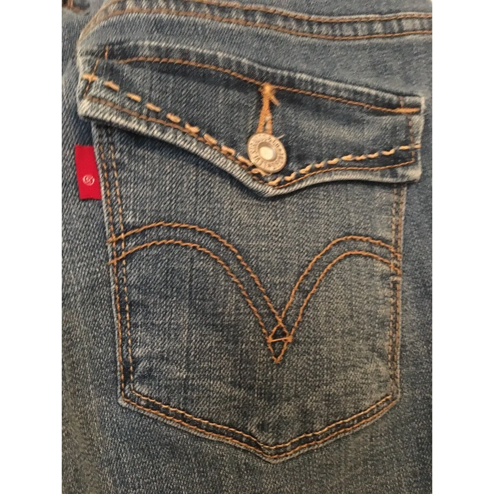 Levi's 515 Women's Size 6 Blue Denim Bermuda Cuffed Jean Shorts with Pockets - Image 9