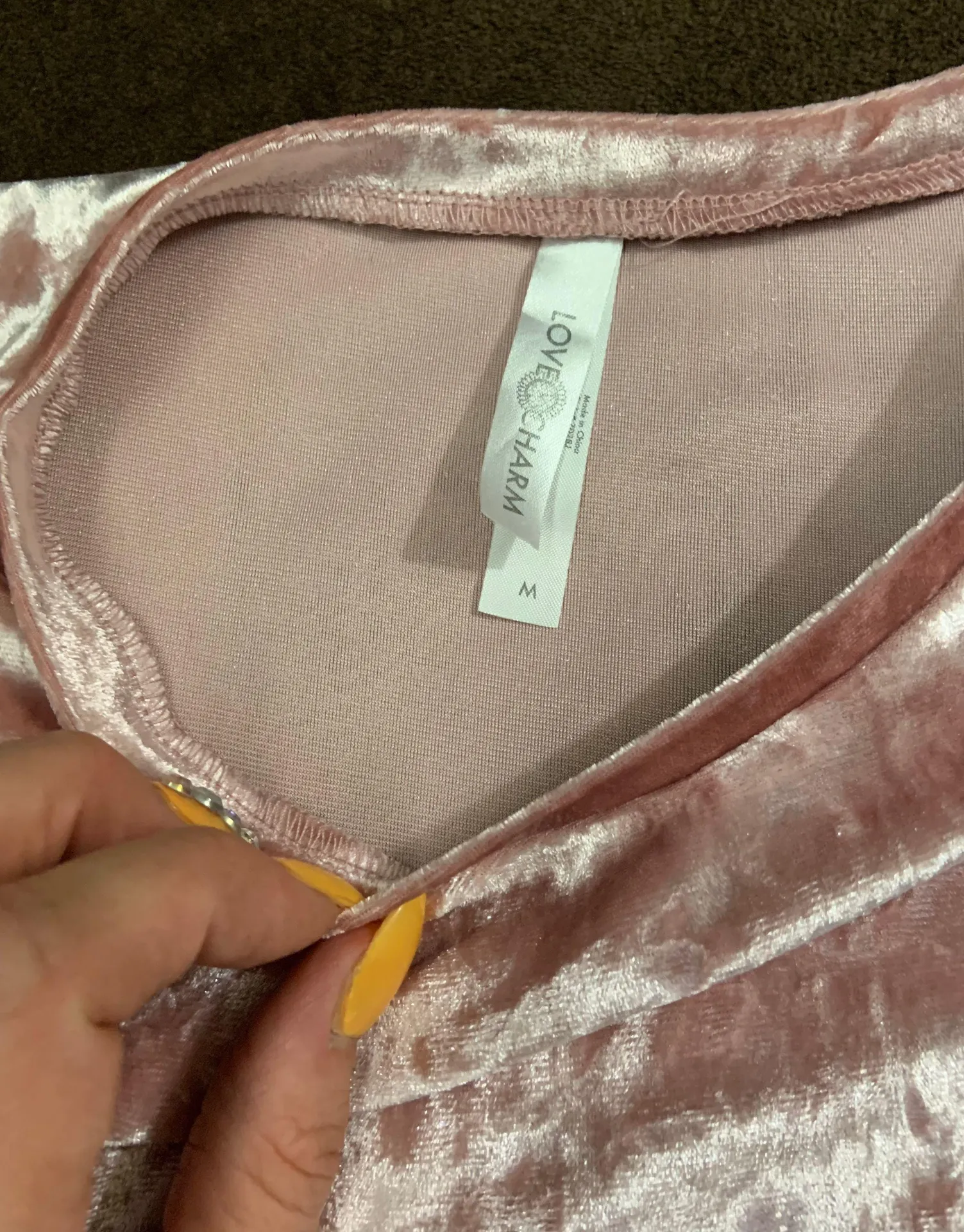 MD  Light Pink Velvet Crop Top - Image 4