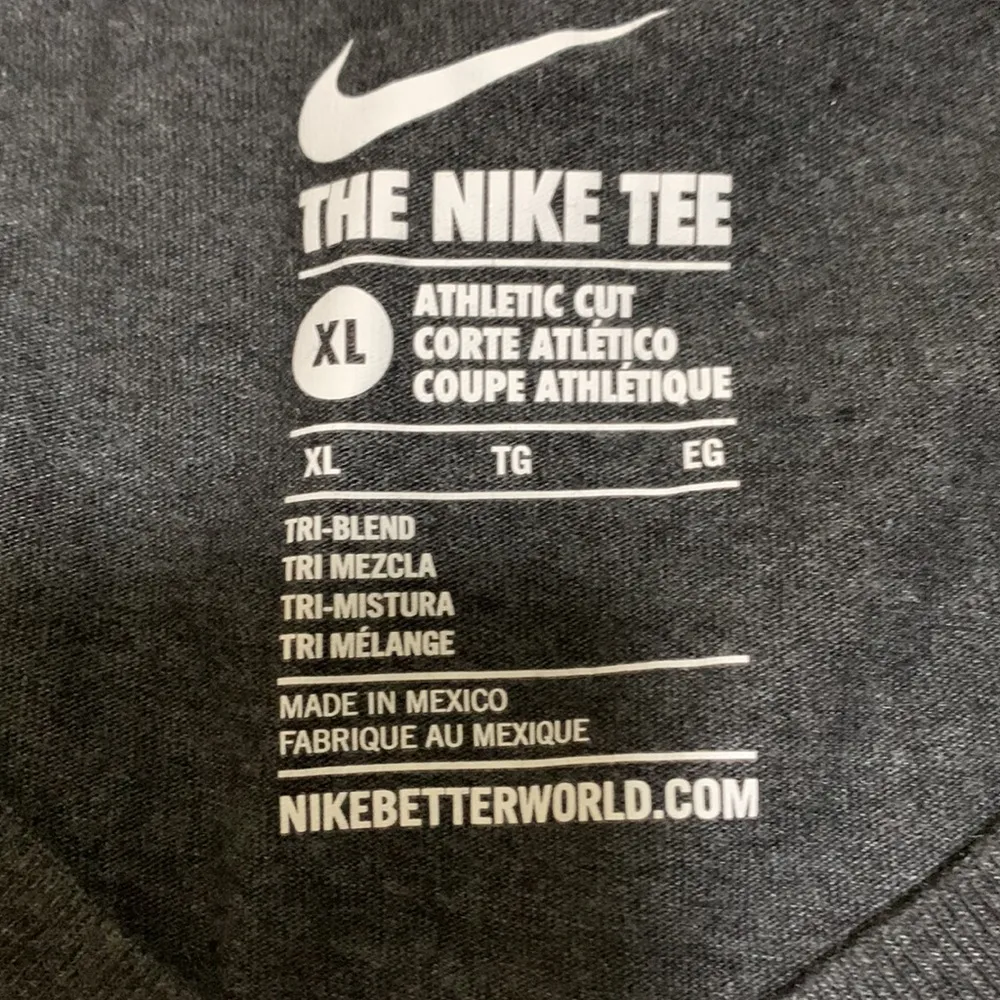 Nike Pittsburgh Pirates woman V neck short sleeve shirt size XL holographic - Image 3