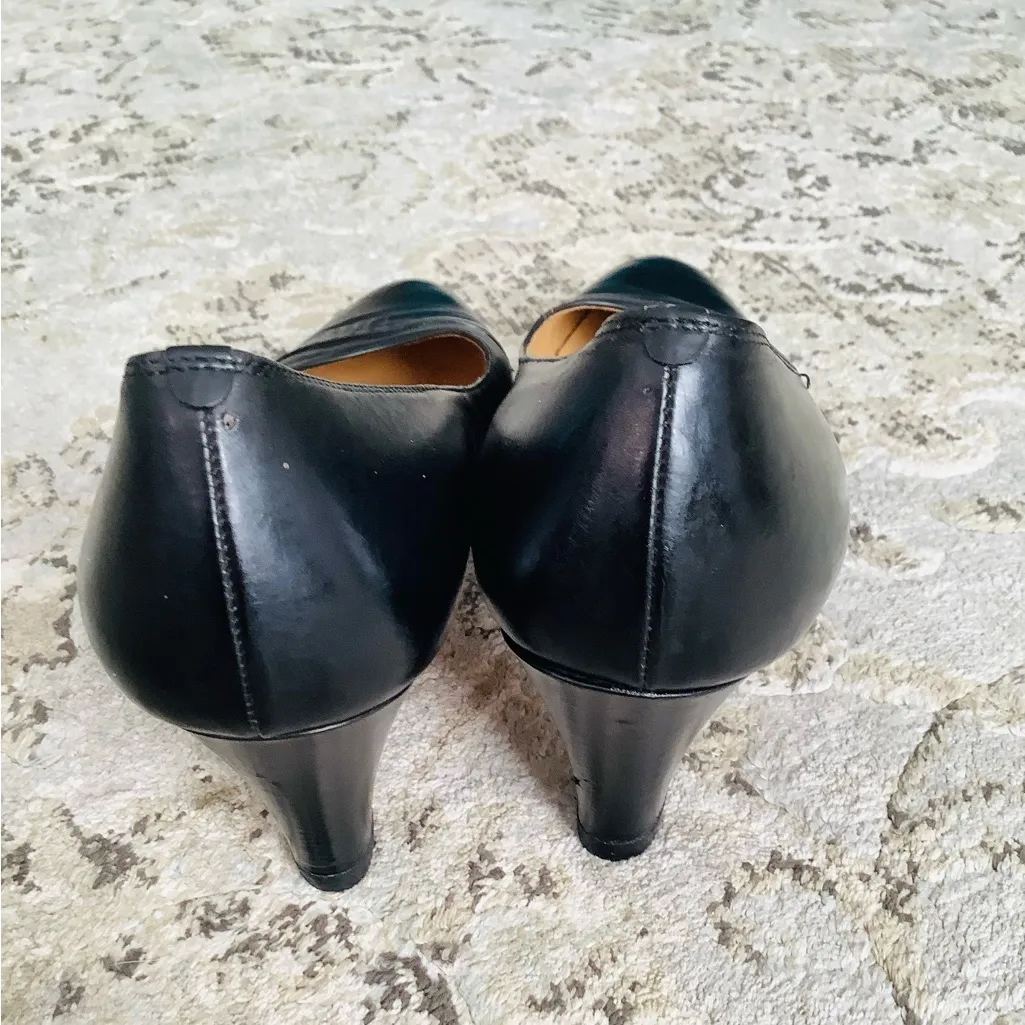 Authentic BURBERRY pumps💙💙 - Image 12