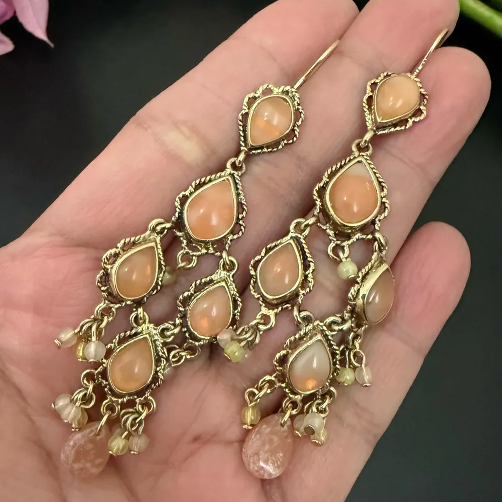Vintage LC Signed Liz Claiborne Peach Opalescent Gold-tone Chandelier Earrings - Image 10