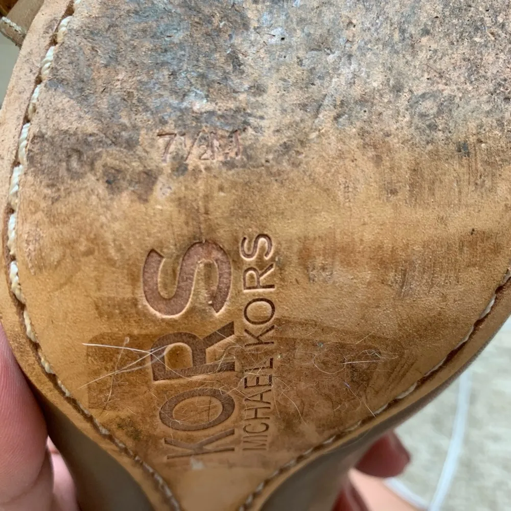 KORS Michael Kors Peep Toe Buckle Platform Heels Size 7.5 - Image 8