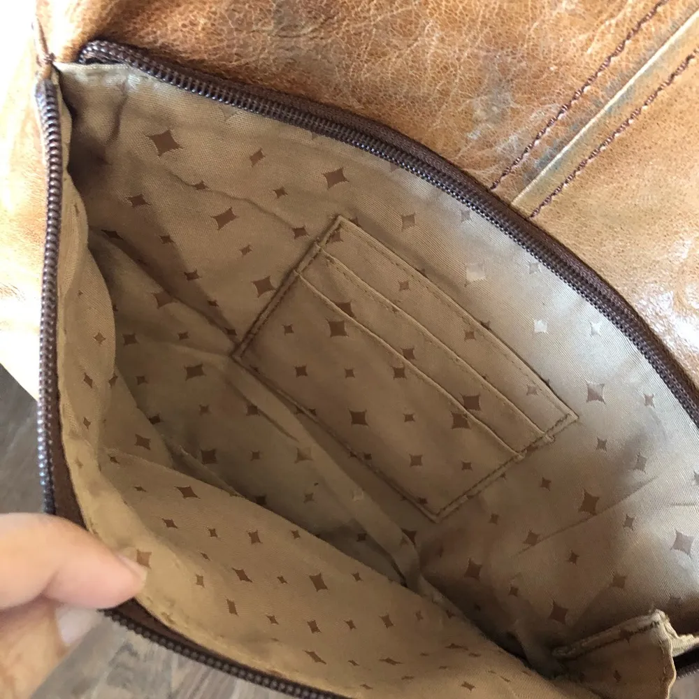 Fossil super soft brown leather crossbody bag - Image 5