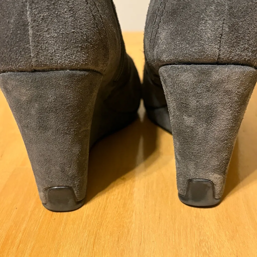 Kenneth Cole Reaction Gray Suede Ankle Wedge Boots Size 7.5 - Image 6