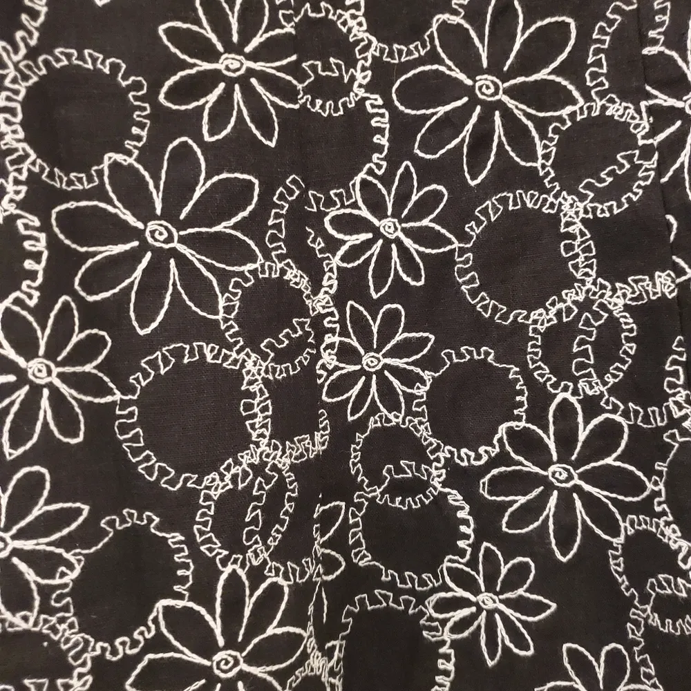 🔥SALE🔥NWT!Christopher &Banks Black White Floral Skirt 16 - Image 4