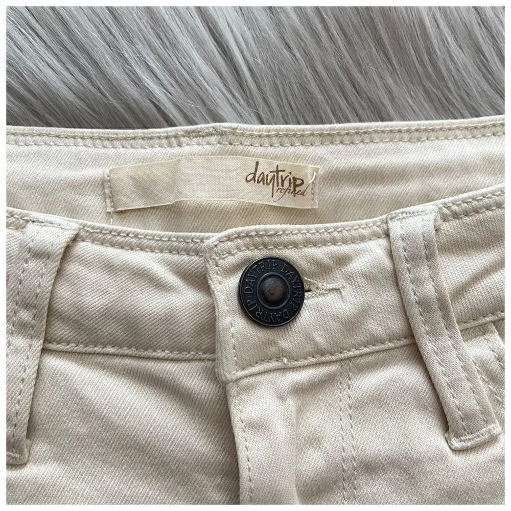 Daytrip Womens Capriscorn High Rise Cutoff Shorts Sz 26 - Image 8