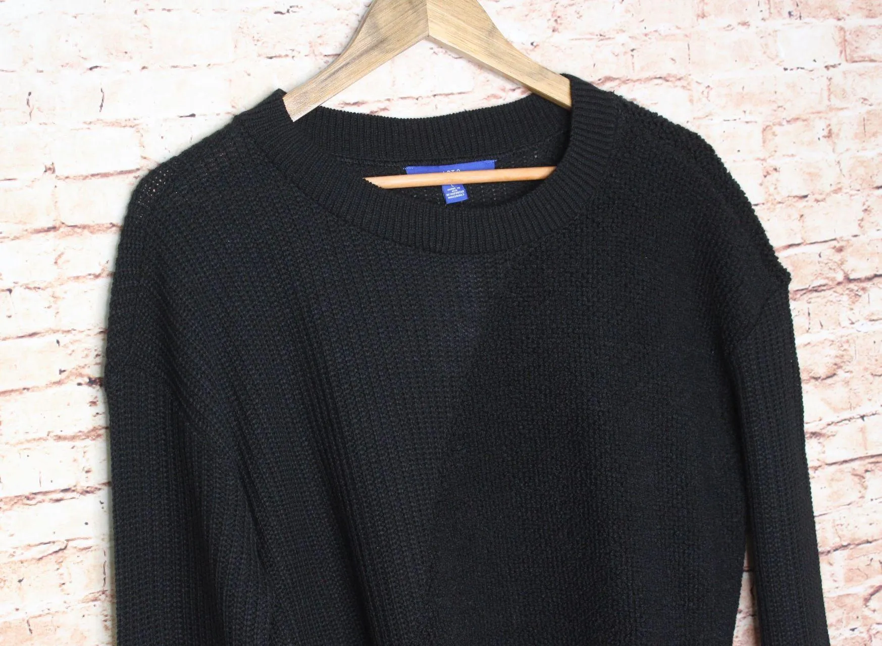 | Black Crewneck Asymmetrical Carpet Sweater - Image 5