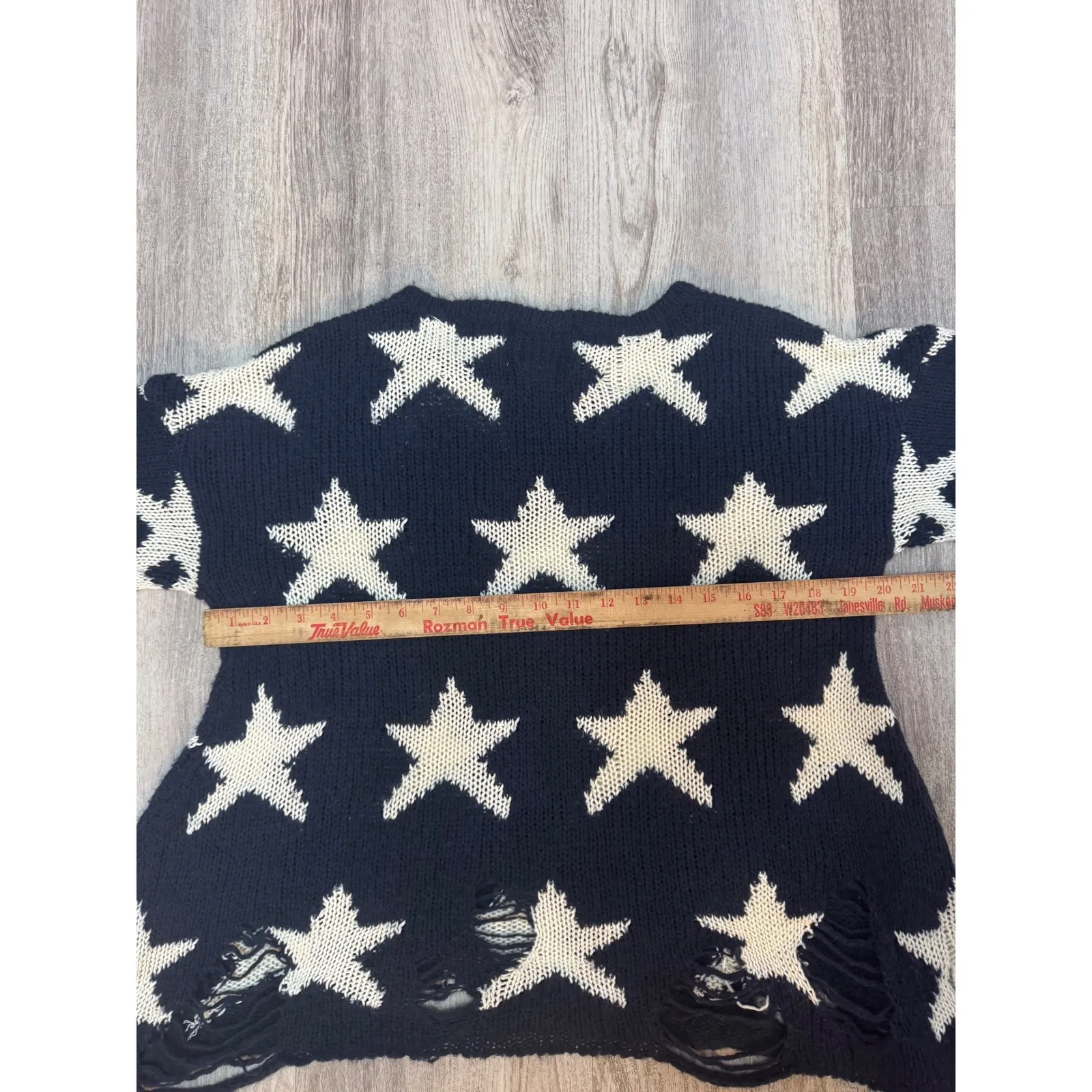 WILDFOX Sweater -‎ Seeing Stars Destroyed Sweater Size XS - Image 5