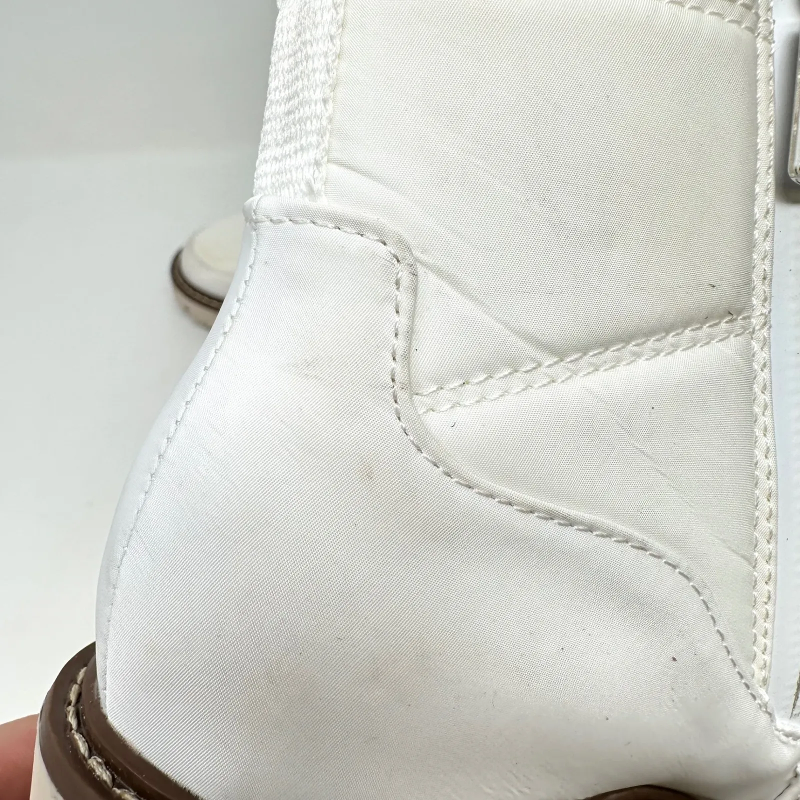 Blondo Daisy Waterproof Lug Sole Boot White Size 6‎ - Image 10