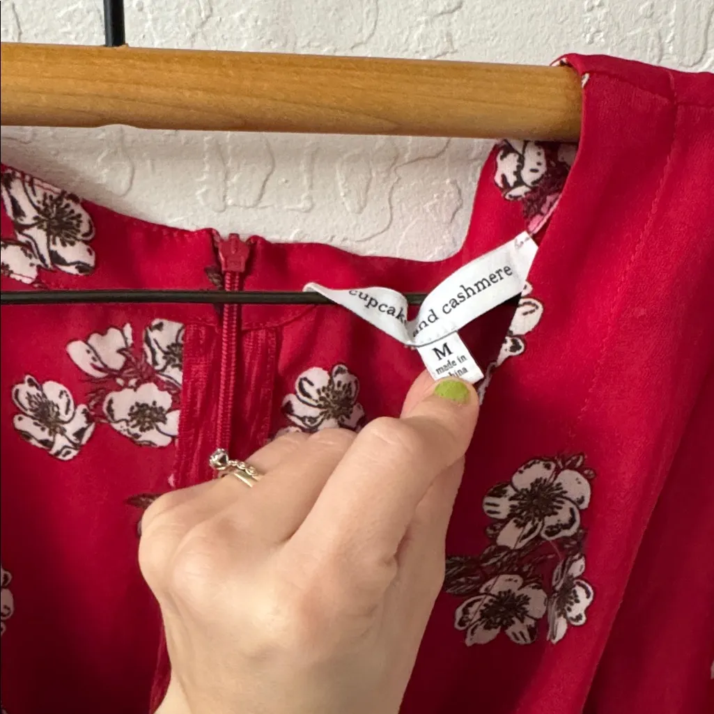 Cupcakes & Cashmere Red Tipton Floral Top M Waist Tie Flutter Sleeves V - Image 3