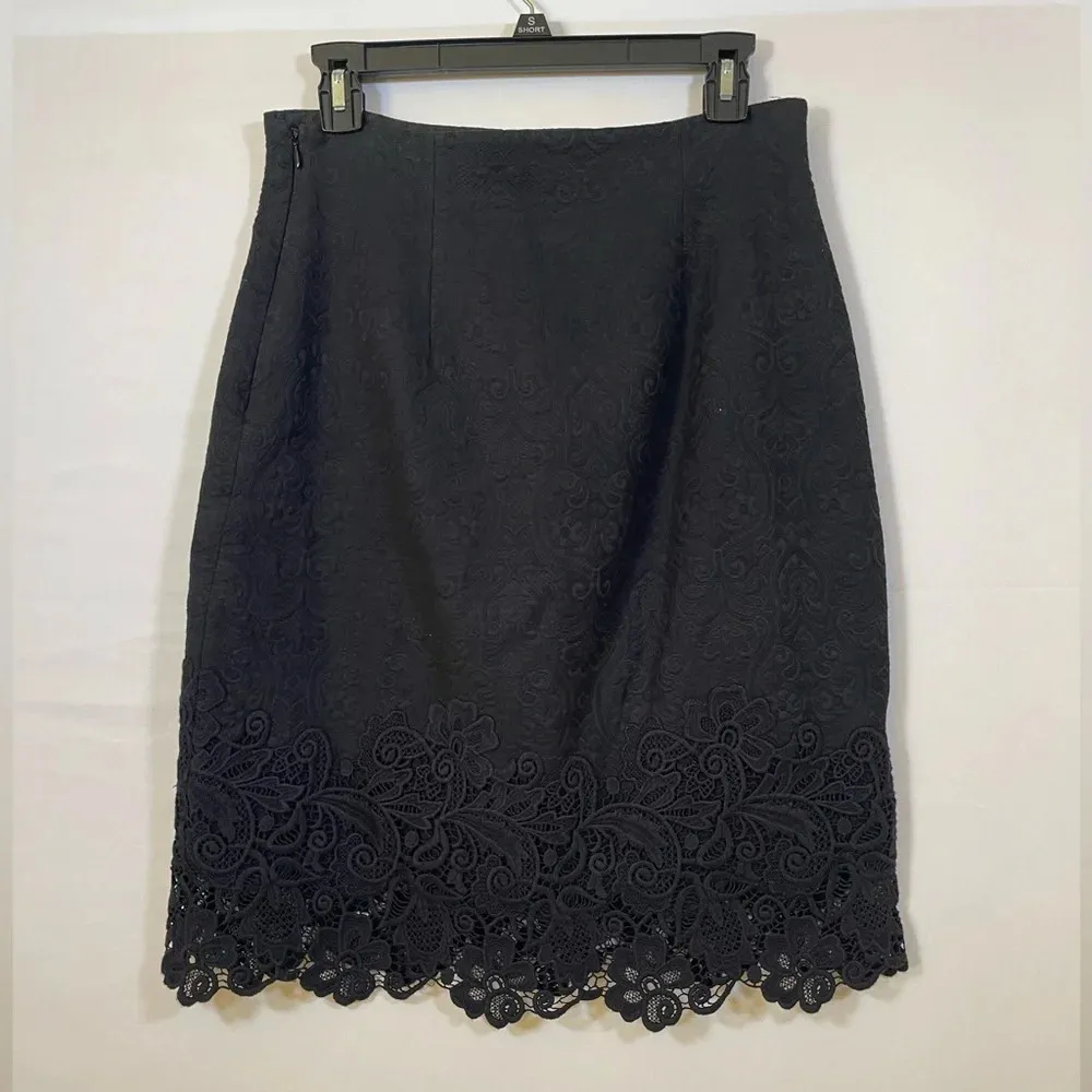 Rebecca Taylor Pique Floral Lace-Hem Fitted Tube Skirt in Black Size 8 - Image 2